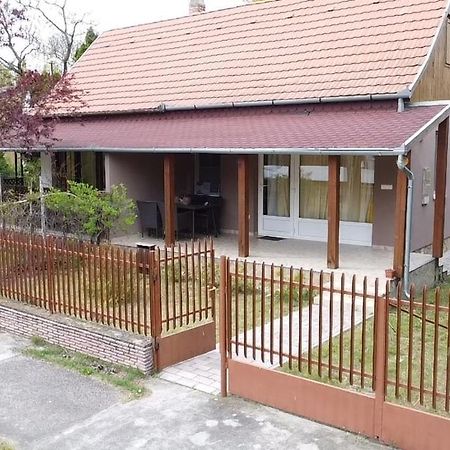Vadszolo Apartman Balatonmariafurdo Exterior photo
