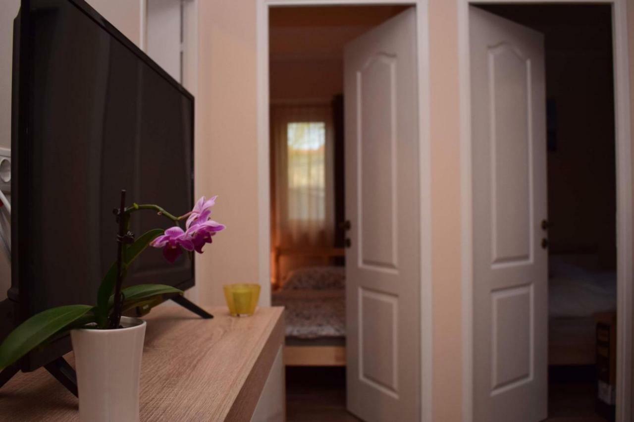 Vadszolo Apartman Balatonmariafurdo Exterior photo